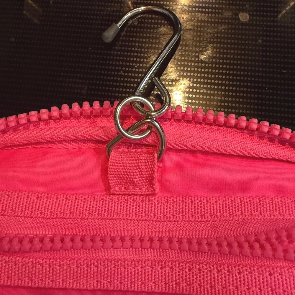 Victorias‎ Secret Pink Hanging Travel Toiletry Bag Hot Pink Makeup Cosmetic Case